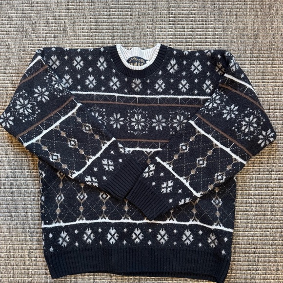 Vintage Tundra Black and White Patterned Sweater - Picture 1 of 3